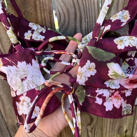 Buckle P2F burgundy floral cold shoulder bikini top - Picture 6 of 13